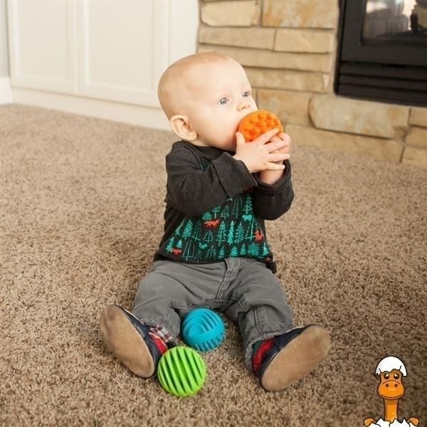 Мамалюк - Прорізувач-брязкальце Fat Brain Toys Sensory Rollers Сенсорні кулі 3 шт. (F161ML) Fat Brain Toys A4-F161ML