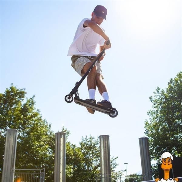 Мамалюк - Самокат двоколісний Micro Ramp чорний (SA0190) Micro A4-SA0190