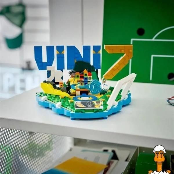 Мамалюк - Конструктор LEGO&reg; Editions Вінісіус Жуніор &mdash; найкращі моменти футбольних матчів 510 деталей (43027) LEGO A4-43027