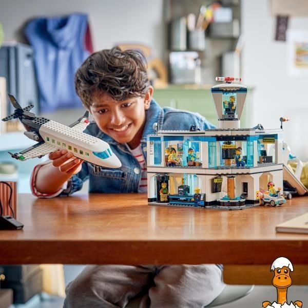 Мамалюк - Конструктор LEGO City Аэропорт с самолетом 887 Деталей ( 60502 ) LEGO A4-60502